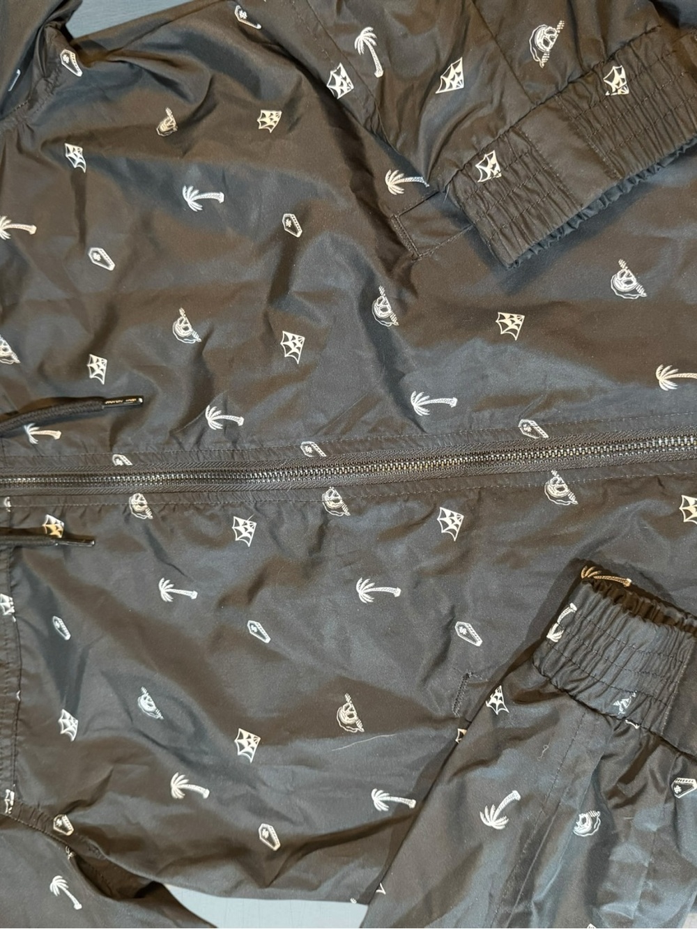 Lurking Class By Sketchy Tank Womens Black Hooded Windbreaker Jacket Size Small - Picture 6 of 9